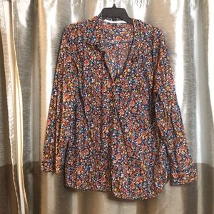 Plus size flower print shirt